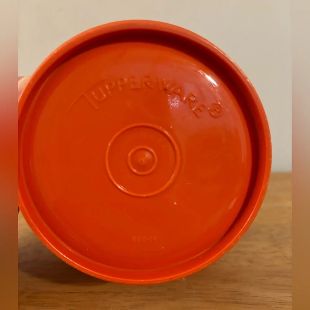 Tupperware Vintage Servalier Bowl Orange Starburst 888-12
